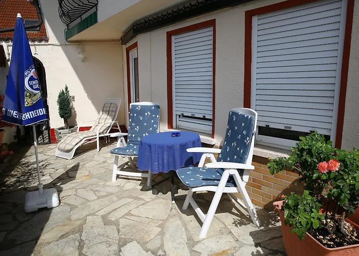 Weinberg Mit Nizza 3*